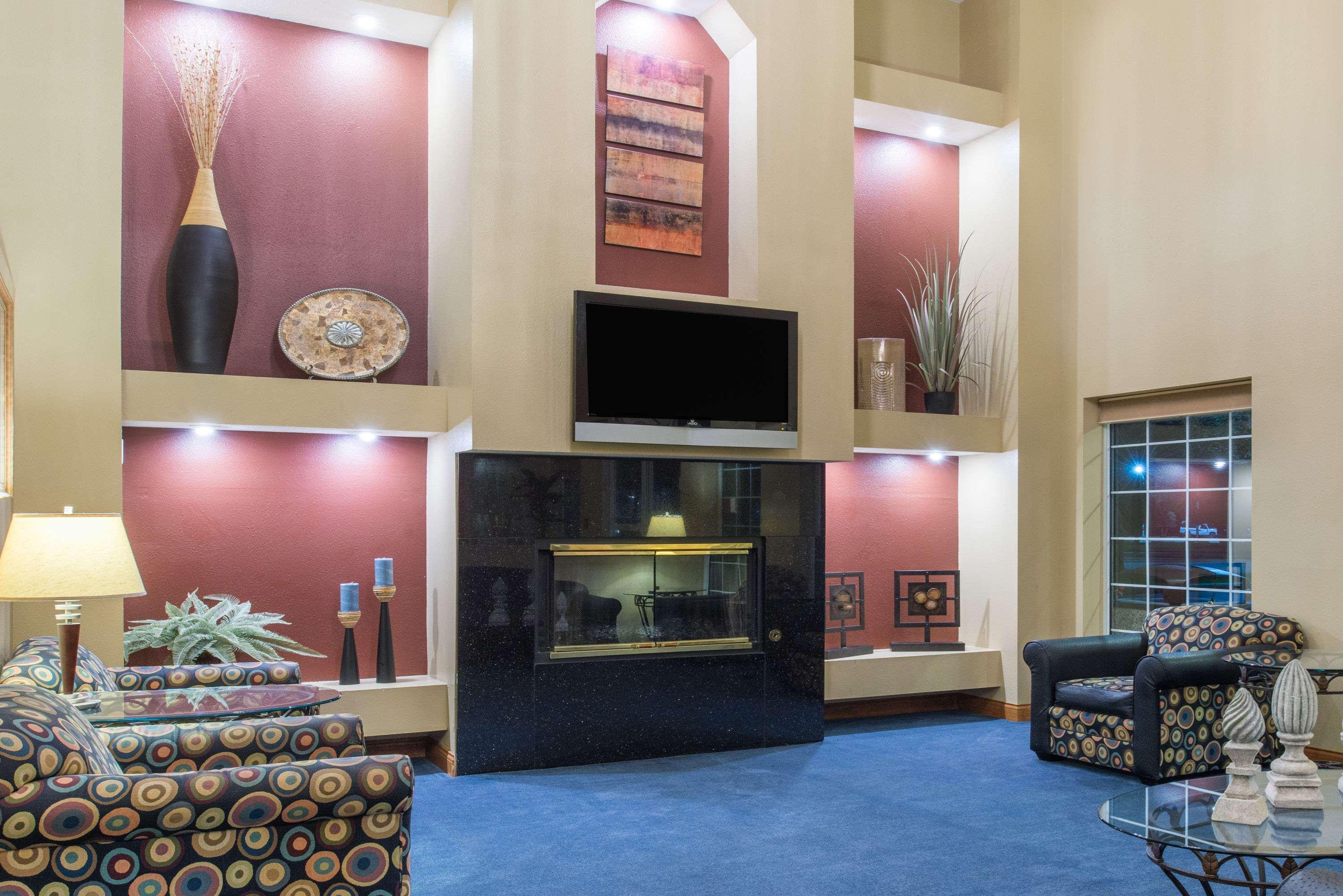 Ramada By Wyndham Springfield North Ξενοδοχείο Εξωτερικό φωτογραφία