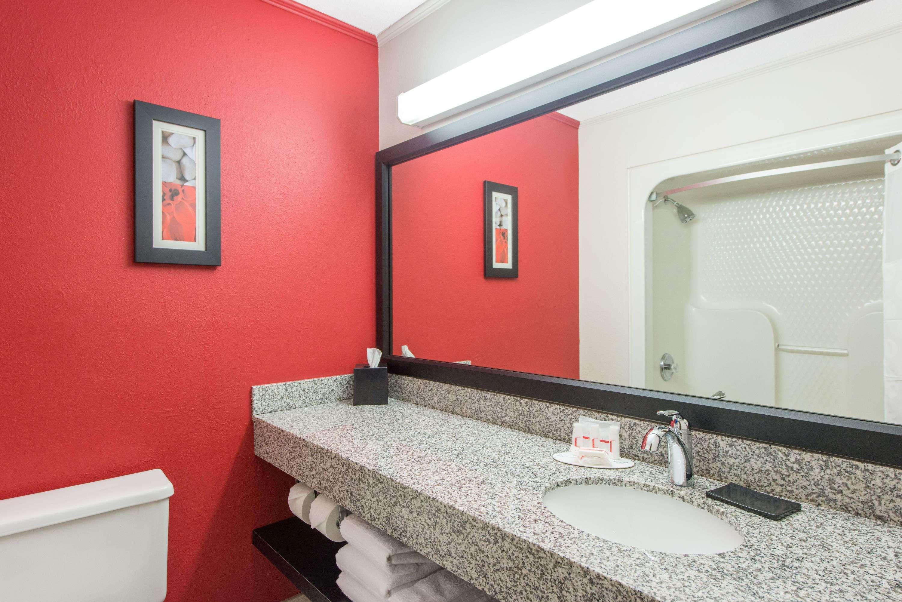 Ramada By Wyndham Springfield North Ξενοδοχείο Εξωτερικό φωτογραφία