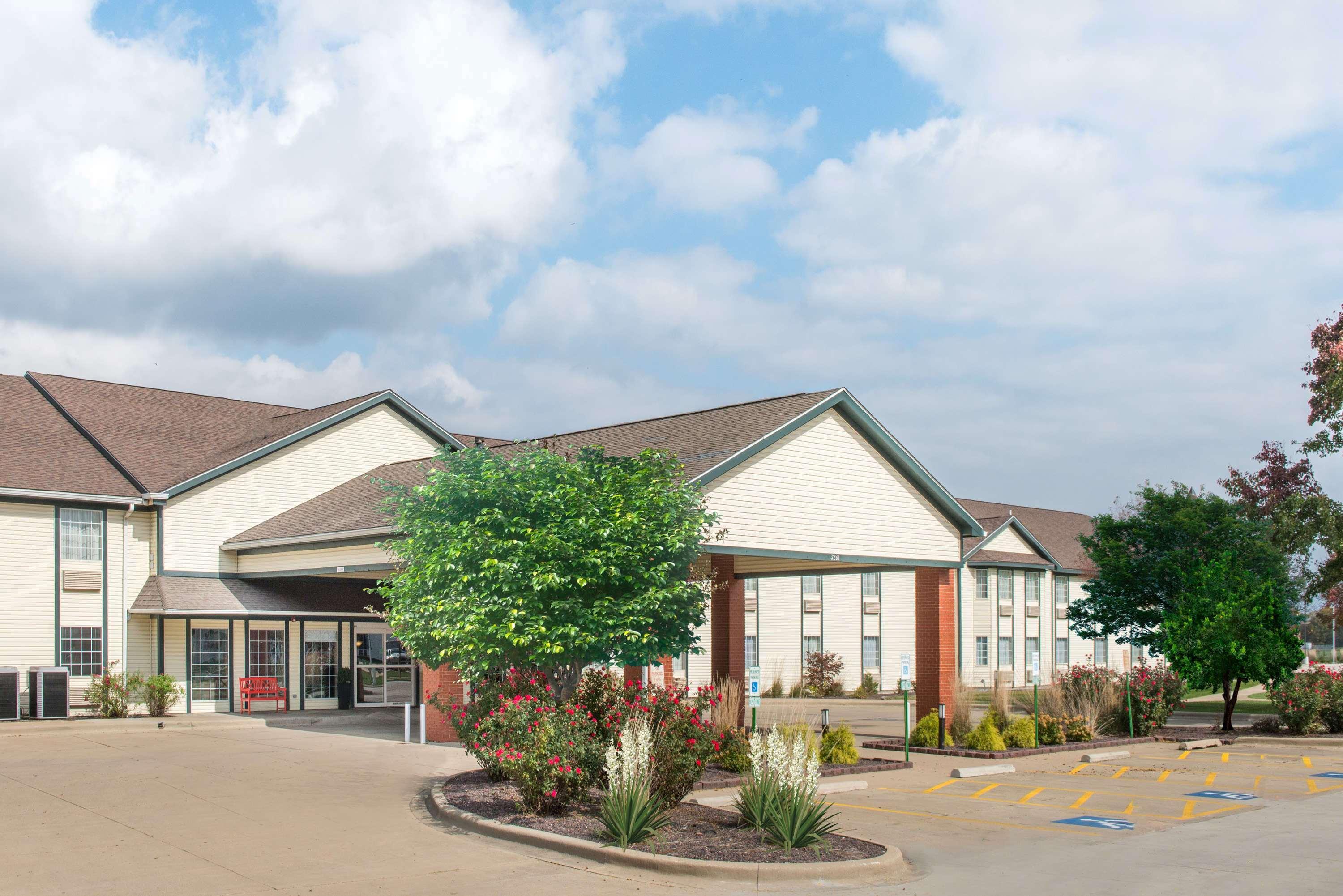 Ramada By Wyndham Springfield North Ξενοδοχείο Εξωτερικό φωτογραφία