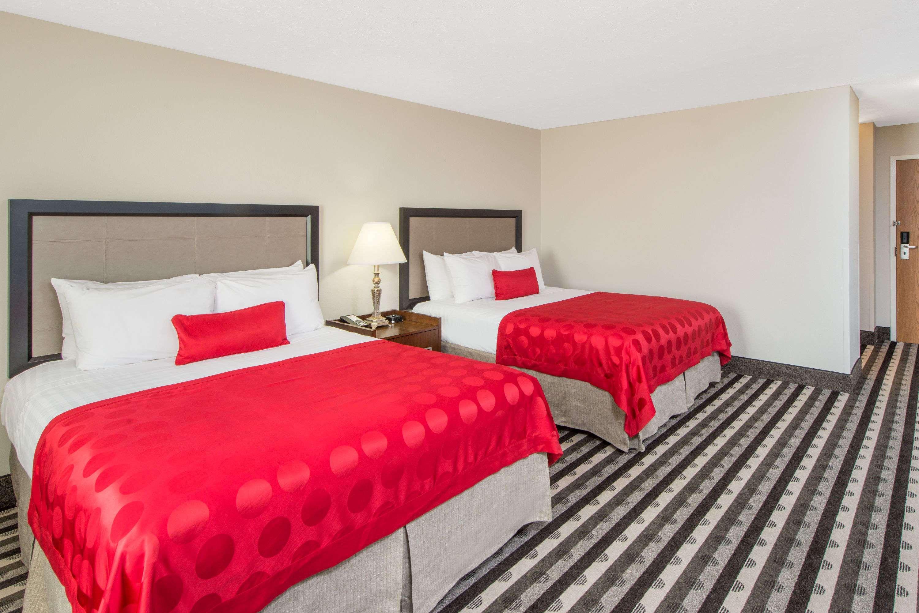 Ramada By Wyndham Springfield North Ξενοδοχείο Εξωτερικό φωτογραφία